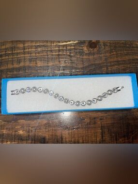 Touchstone Crystal by Swarovski Treasured Ice Bracelet